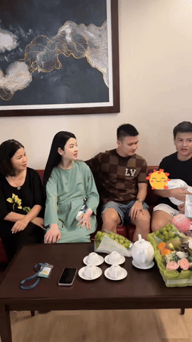 Quang Hải và Chu Thanh Huyền đón con đầu lòng vào ngày 13/7 vừa qua