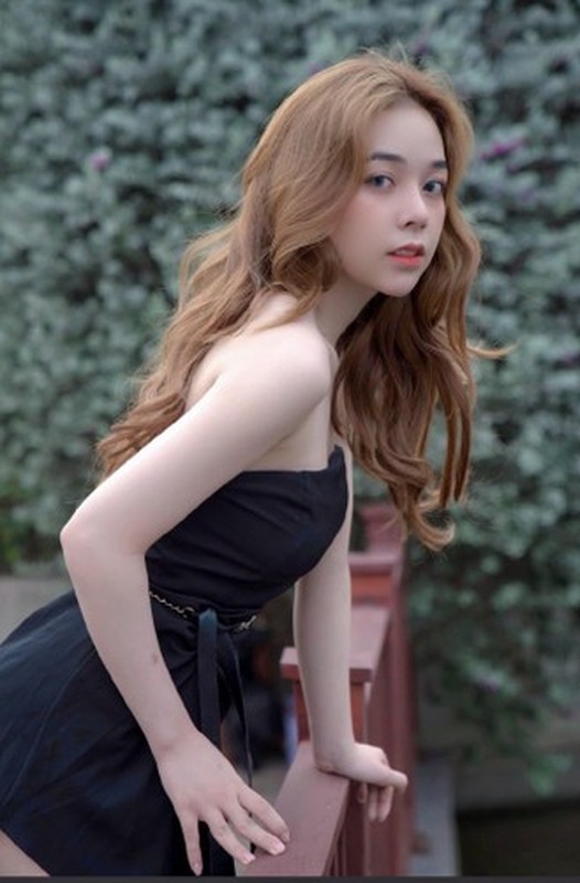 Quỳnh Miêu biết cách hài lòng với những gì mình có. Với cô, muốn có tương lai tốt thì hiện tại cũng phải sống một cách vui vẻ đã. Ảnh sử dụng trong bài: FBNV