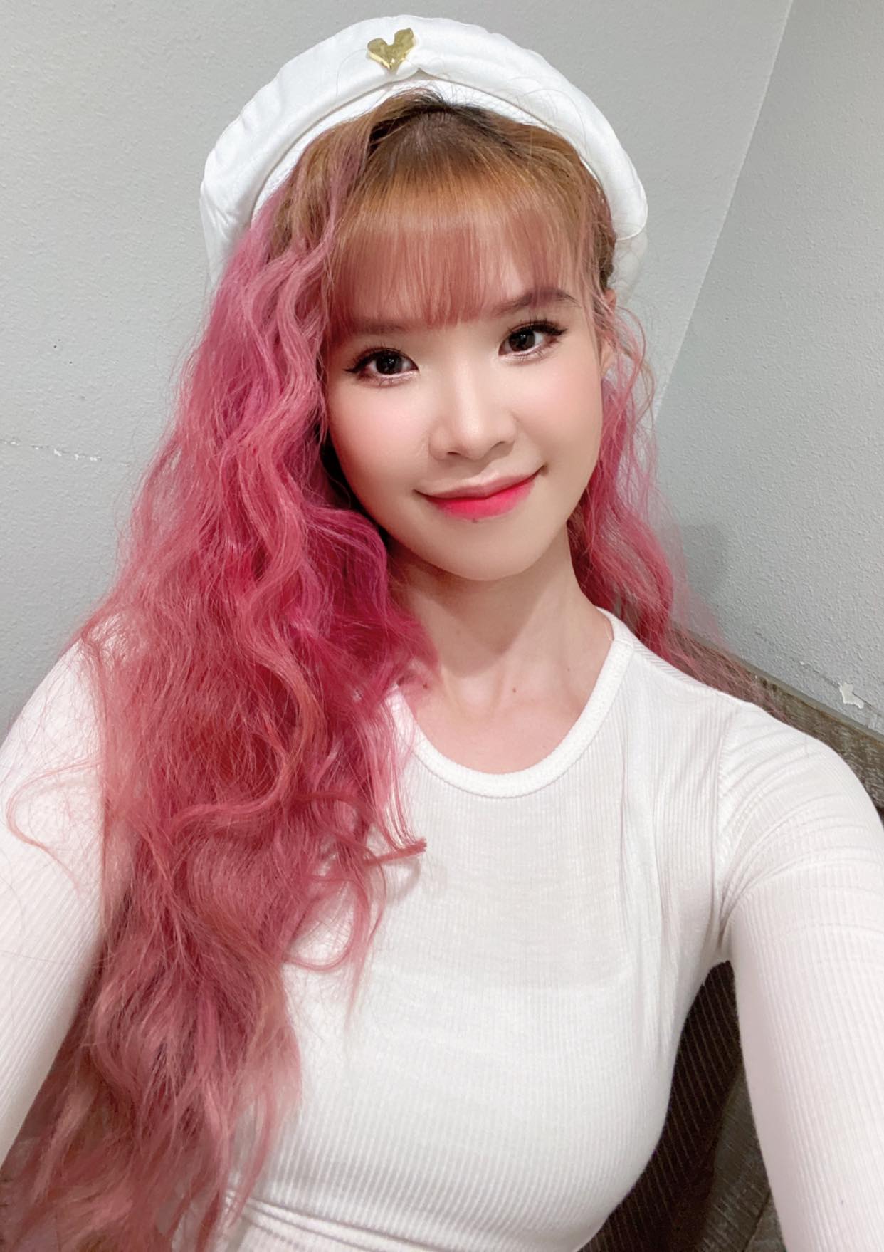 Khởi My từng là sao Việt có lượng follow cao nhất trên Facebook