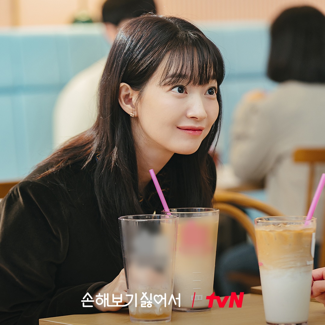 Dù đã 40 tuổi nhưng Shin Min Ah trông vẫn rất trẻ trung, xinh đẹp