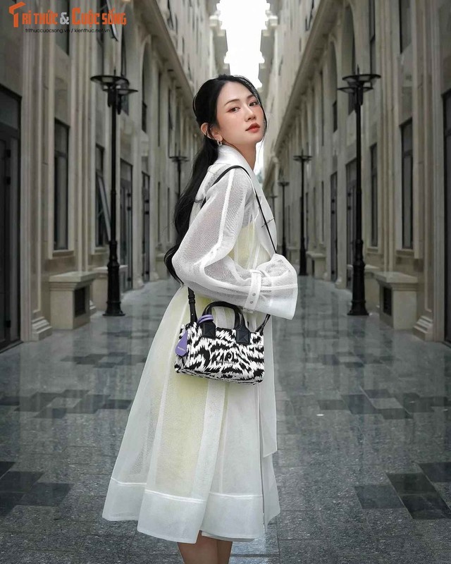 Lê Bống cho biết nhờ những góp ý của cộng đồng mạng mà cô đã quyết tâm thay đổi mình.