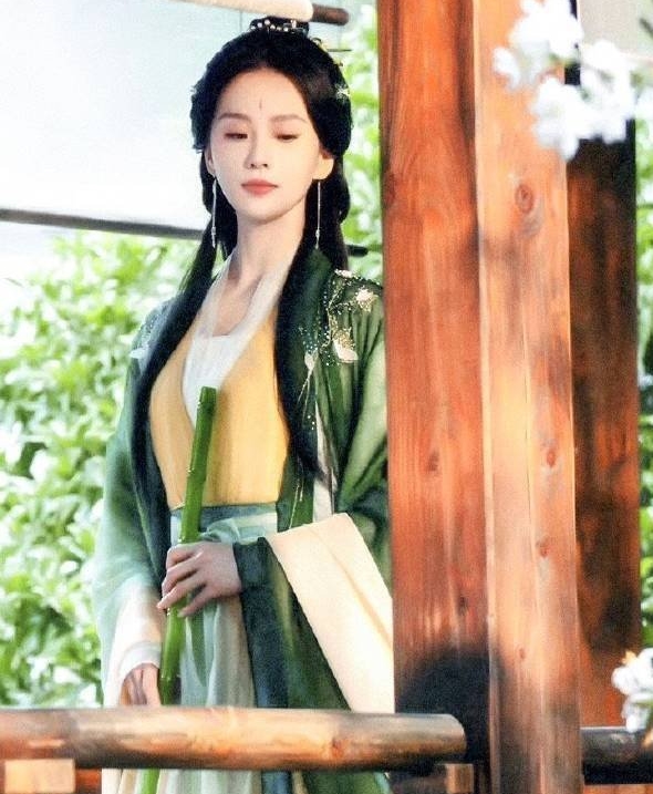 Nhan sắc cổ điển của Lưu Thi Thi nhận được sự yêu mến của khán giả