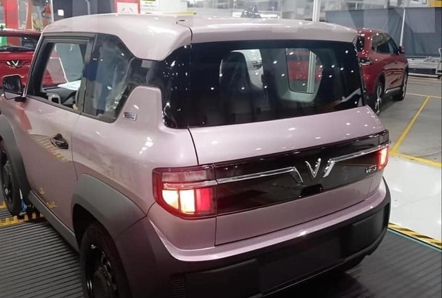 VinFast VF 3 hồng phấn tại nhà máy. Ảnh: VF3ClubVN