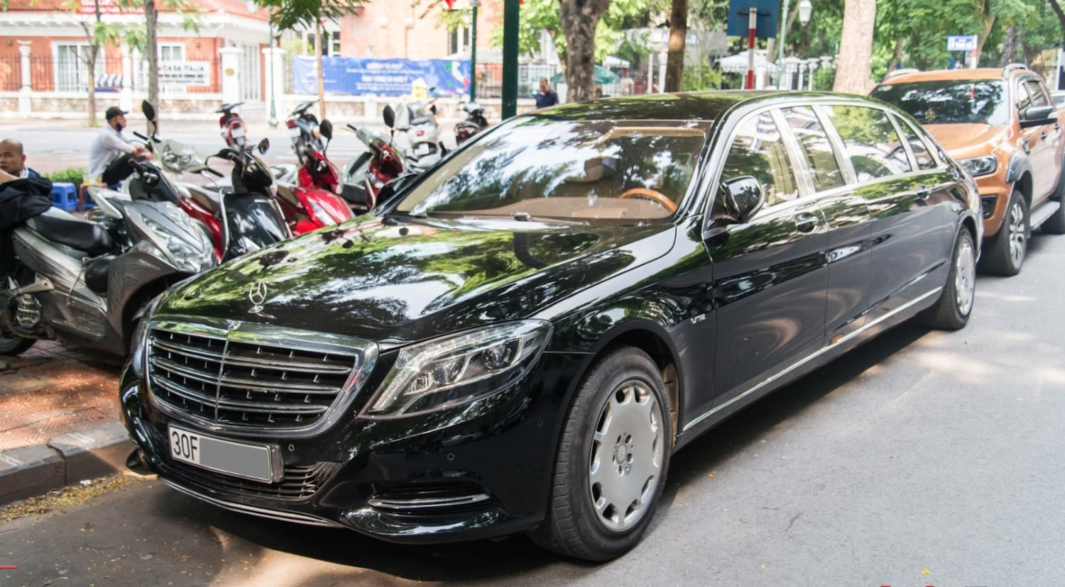 Mercedes-Maybach S600 Pullman hàng độc, chỉ có 2 chiếc tại Việt Nam. Ảnh: Toi Nguyen