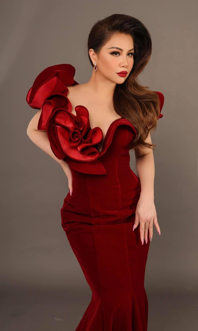 ... Minh Tuyết là 2 đàn chị được gọi tên