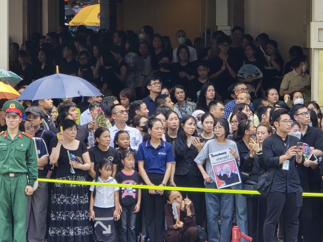 Hàng triệu trái tim vẫn đang hướng về nơi Tổng Bí thư Nguyễn Phú Trọng