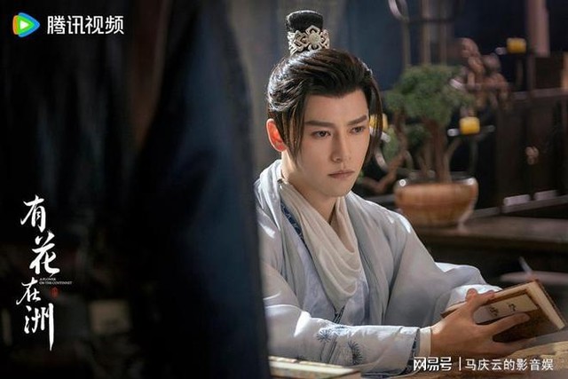 Lương Tuyết Phong được nhận xét có gương mặt quá nam tính để bị nhầm thành nhân vật gái giả trai.