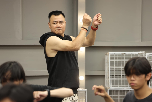 NSND Tự Long nhận được nhiều sự thán phục của khán giả sau khi tập 4 Anh Trai Vượt Ngàn Chông Gai lên sóng