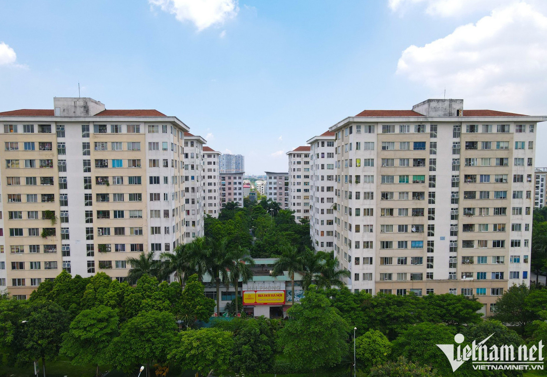 Người độc thân có thu nhập hàng tháng thực nhận không quá 15 triệu đồng mới được mua nhà ở xã hội. Ảnh: Minh Hoàng