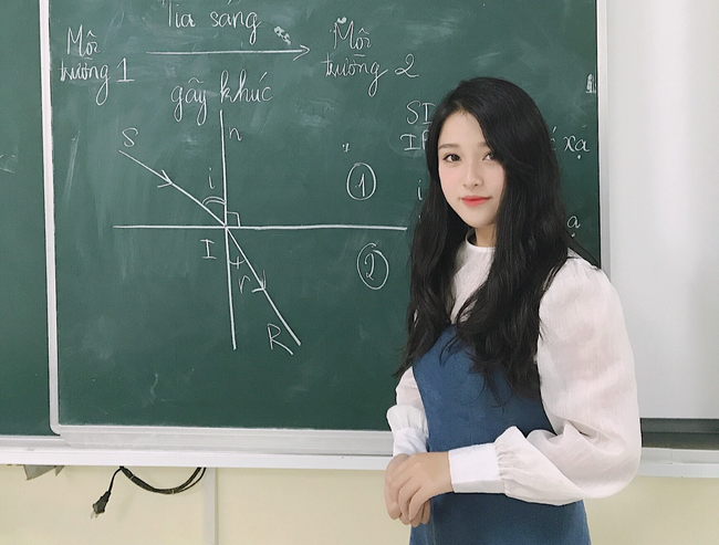 Cô giáo Thanh Nga từng gây sốt MXH.