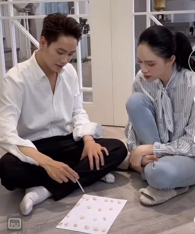 Trước đó, Hương Giang được soi hẹn hò với hot boy - diễn viên Trần Nhậm.