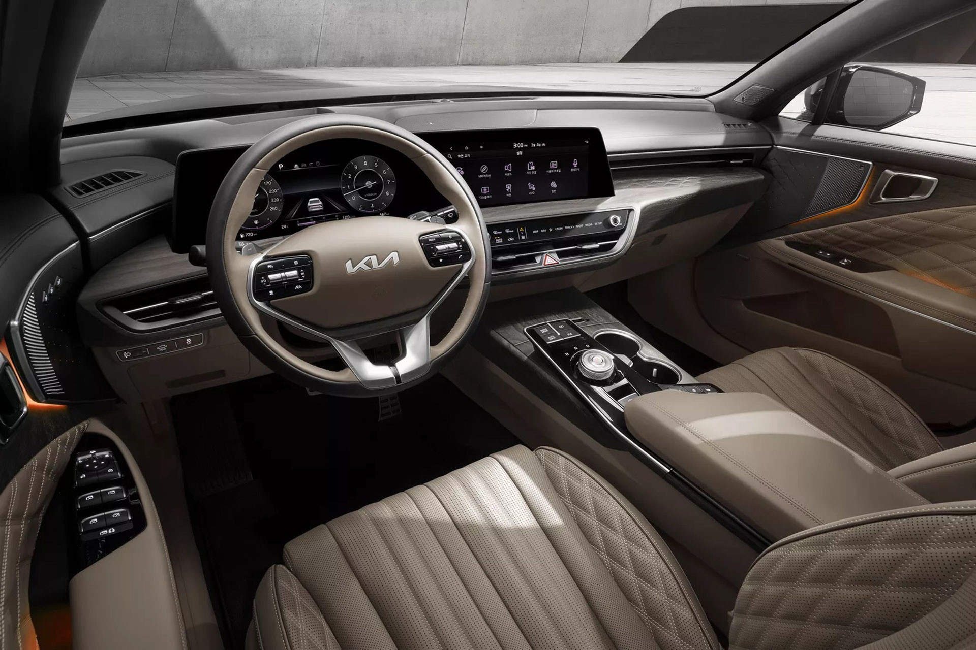 Nội thất của KIA K8 hiện hành được đánh giá sang trọng và cao cấp. Ảnh: KIA