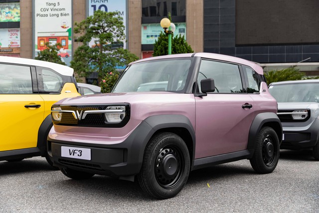 VinFast VF 3 màu hồng tím.