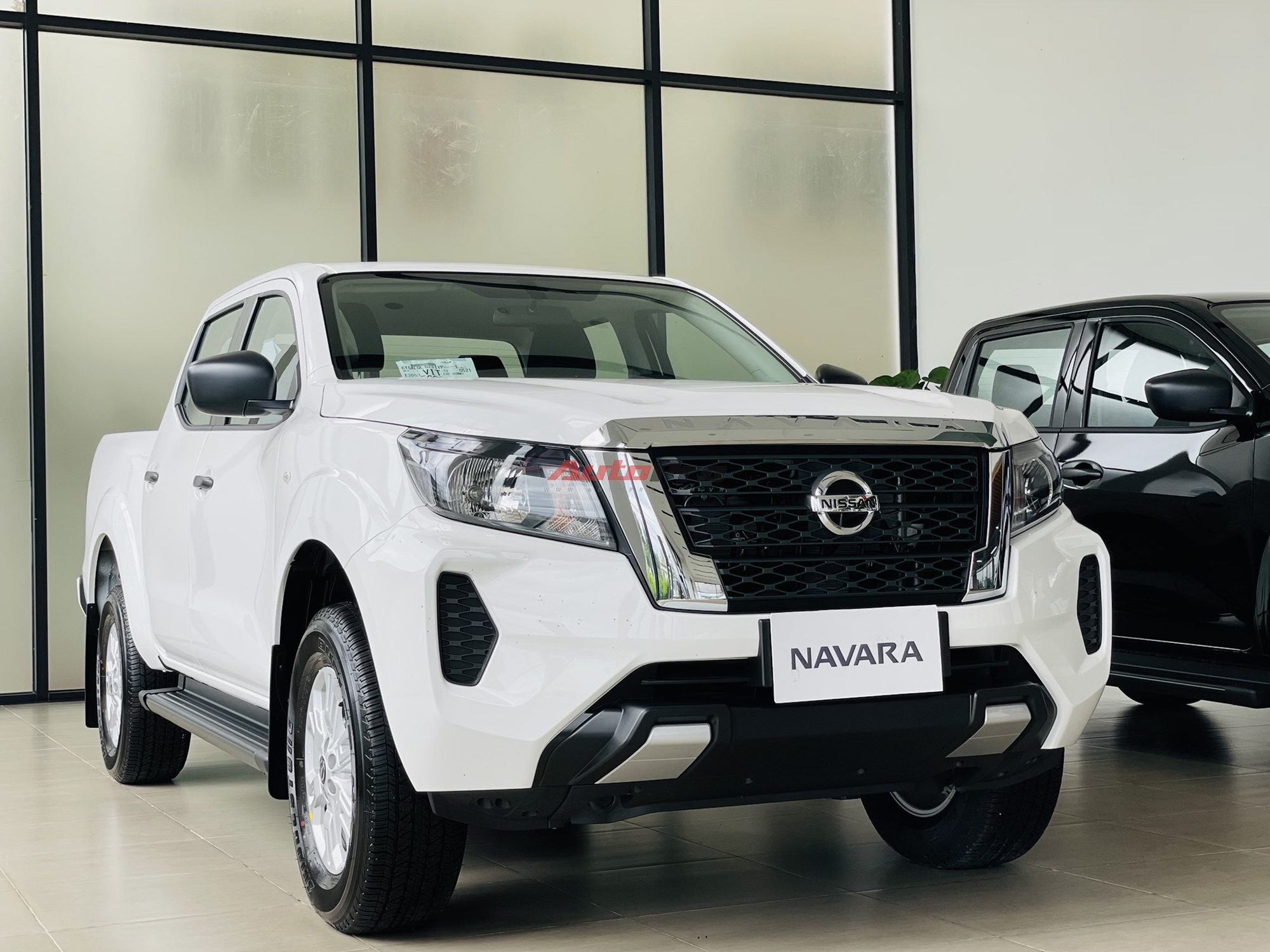 Nissan Navara EL nâng cấp tại đại lý.