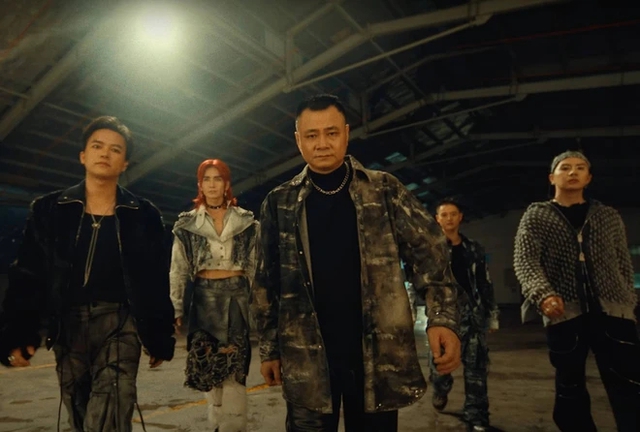 Anh tài không ngại thử sức mình ở các hình ảnh mới mẻ