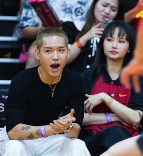 Cặp đôi vướng nghi vấn đang hẹn hò vì bị soi nhiều hint như đi ăn chung, cùng đi xem bóng rổ...