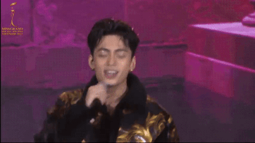 Khoảnh khắc ù òa gây sốt năm nào của MONO