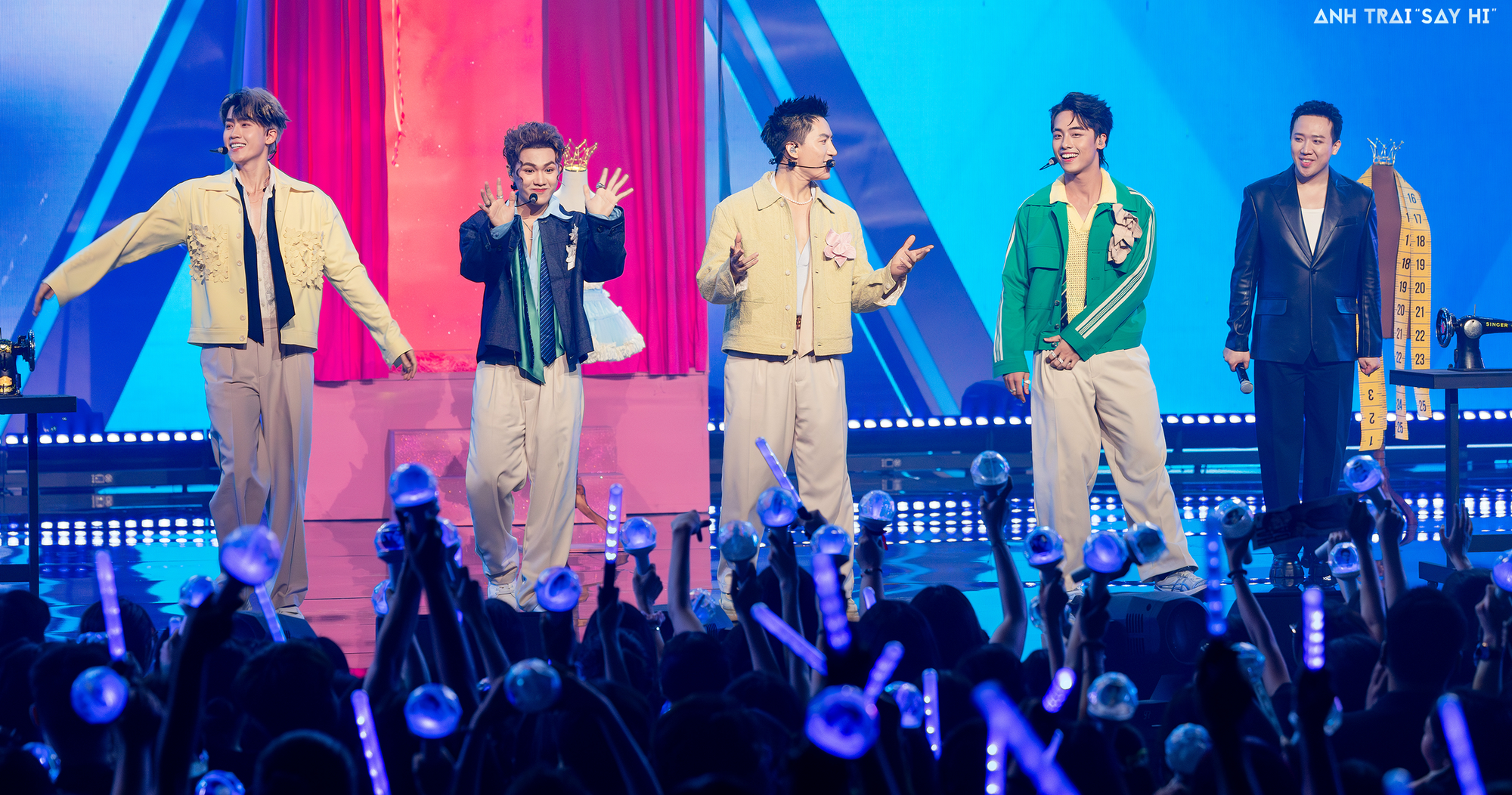 Màn kết hợp của team Anh Tú và LyLy cũng rất được fan ngóng chờ