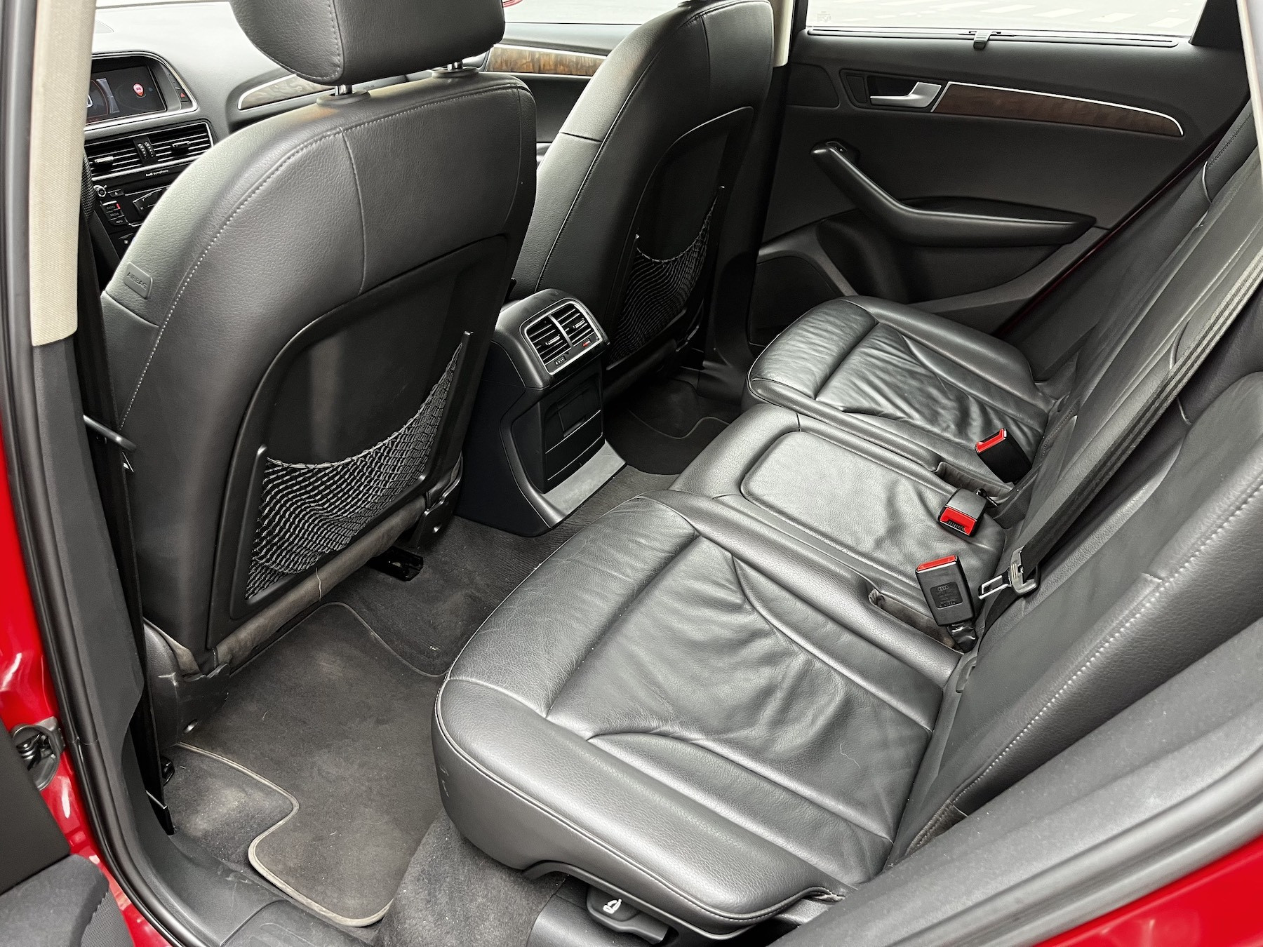 Nội thất Audi Q5 2010. Ảnh: Đình Quý