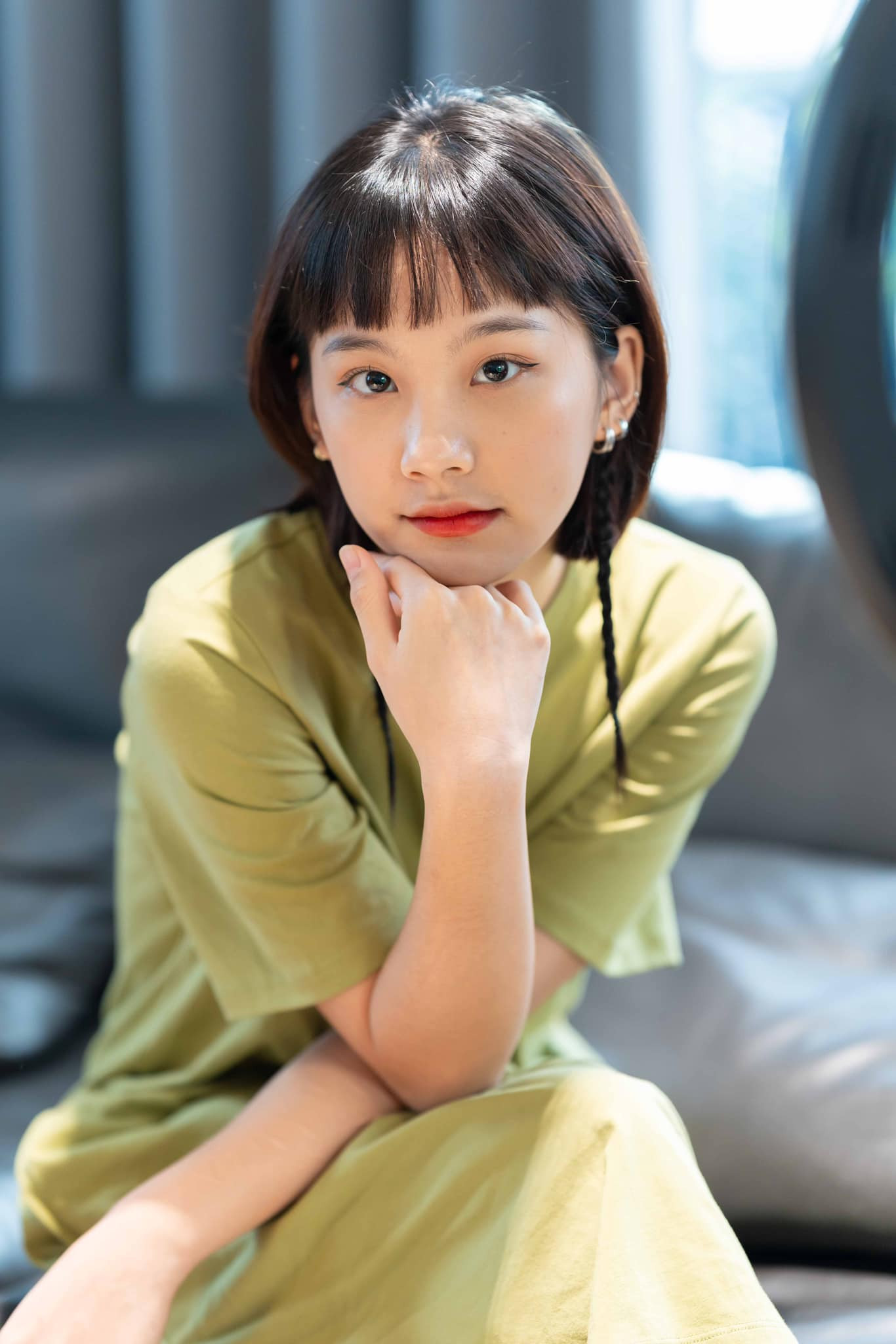 Vốn là diễn viên tay ngang nhưng Thu Hà Ceri tạo ấn tượng mạnh trên màn ảnh nhờ sở hữu vẻ đẹp lạ cùng gương mặt đậm chất điện ảnh. 