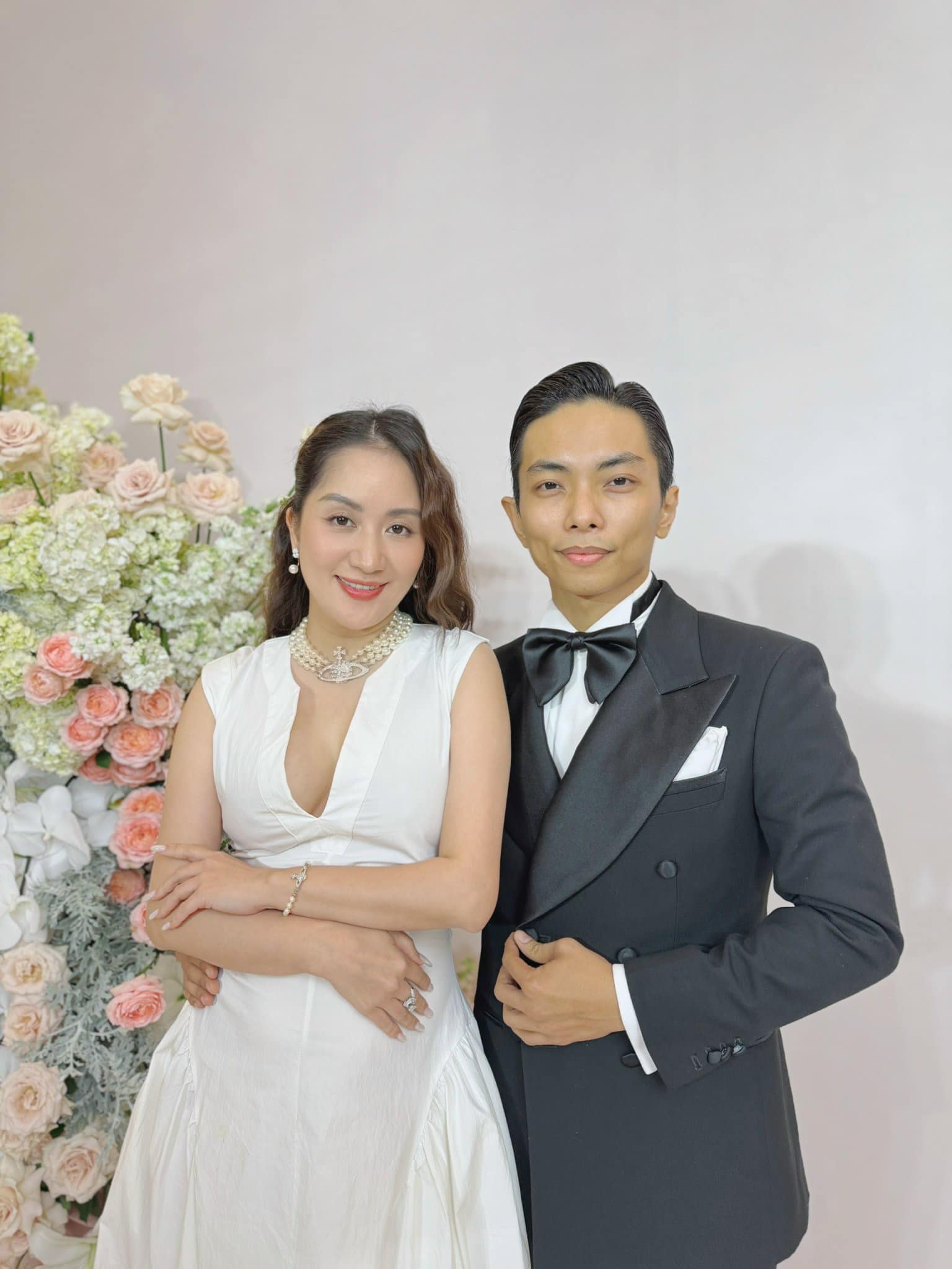 Sau nhiều năm bên nhau, Khánh Thi và Phan Hiển vẫn giữ sự lãng mạn dành cho nhau