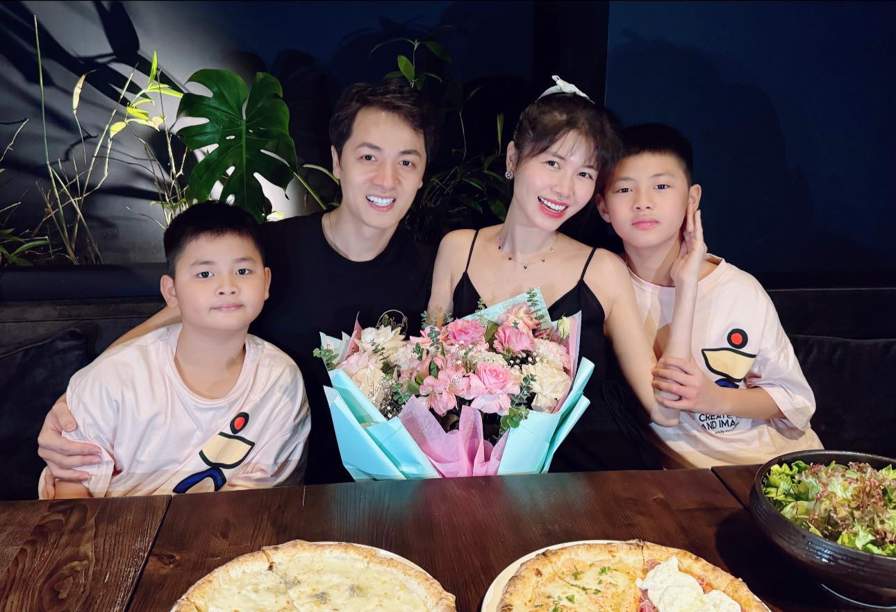 Sau 11 năm chung sống, vợ chồng Đăng Khôi sắp chào đón em bé thứ 3