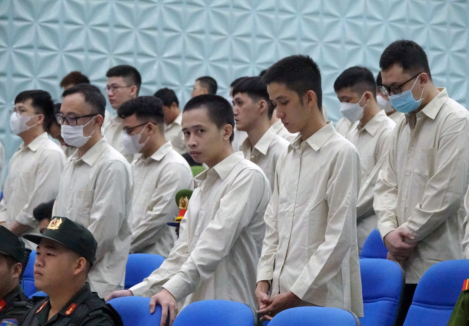 Các bị cáo tại tòa. Ảnh: H.T