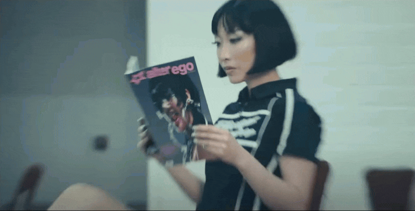 Lisa gây tò mò khi hé lộ 3 tạo hình cực “cháy” cùng mái tóc bạch kim chất chơi chưa từng thấy ở cô nàng trước đó