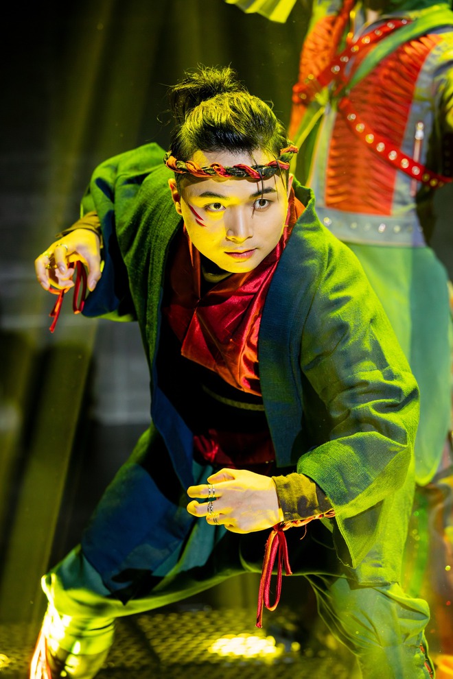 HuyR trong chương trình Anh Trai Vượt Ngàn Chông Gai