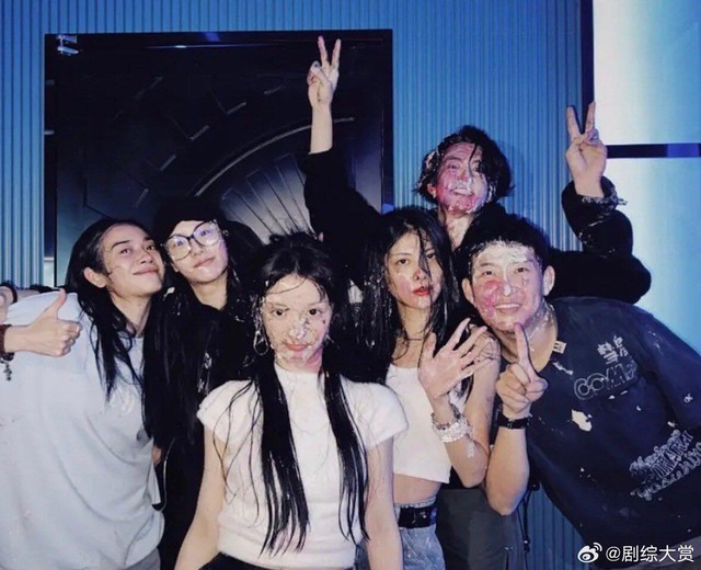 Vương Hạc Đệ tới dự tiệc sinh nhật của Điền Hi Vi