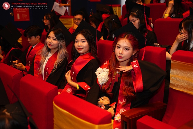 ... trong khi đó nhóm bạn này lại rất cool