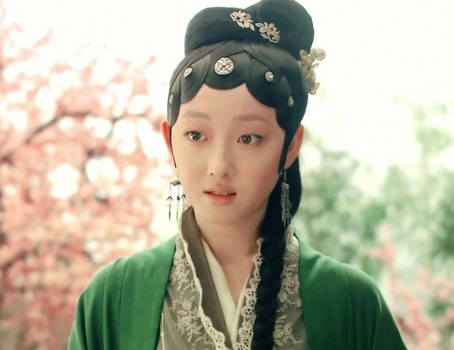 Lâm Đại Ngọc của Tưởng Mộng Tiệp trong Hồng Lâu Mộng bản 2010 bị chê nhìn khỏe mạnh quá, diễn xuất bình thường. Tuy nhiên, sau khi có Trương Miểu Di, Tưởng Mộng Tiệp lại được khen xinh xắn hơn