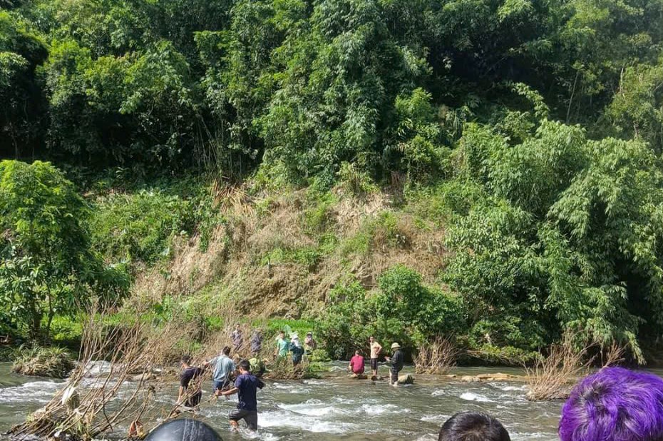 Đoạn suối phát hiện thi thể một nạn nhân. Ảnh: Facebook