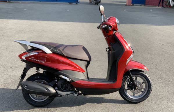 Mẫu xe đẹp, cốp cực rộng rất phù hợp với các chị em