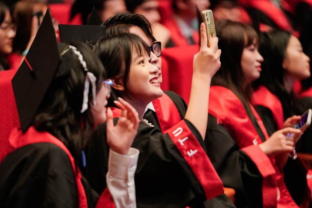 Nữ sinh này có nụ cười tỏa nắng...