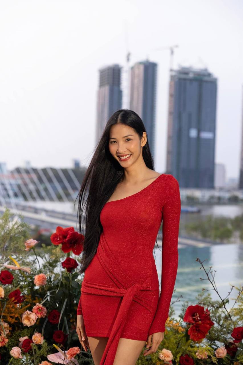 Vào tháng 7, Hoàng Thùy đăng bài cho biết bất ngờ bị loại ra khỏi vị trí giám khảo cuộc thi Miss Universe Vietnam 2024