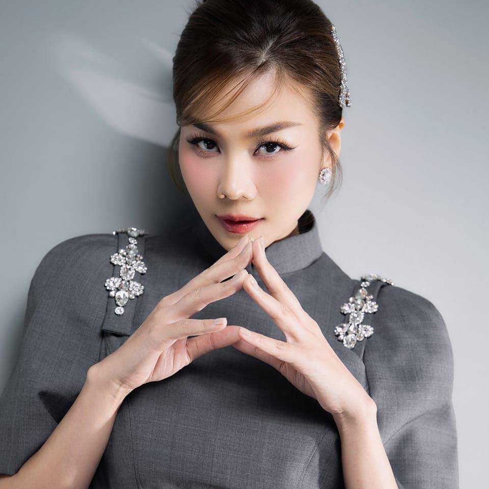 Siêu mẫu Thanh Hằng đã có đơn tố cáo người mẫu Hoàng Thùy, gửi Sở Thông tin và Truyền thông TP.HCM và Công an quận Bình Thạnh TP.HCM