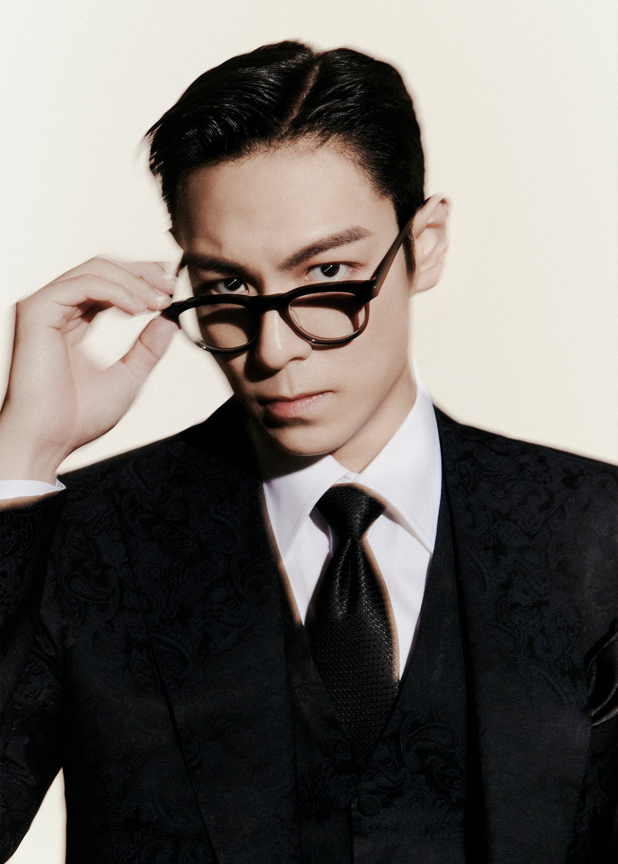 T.O.P hoàn toàn chối bỏ sự tồn tại của BIGBANG, tuyệt tình vạch ranh giới với người hâm mộ