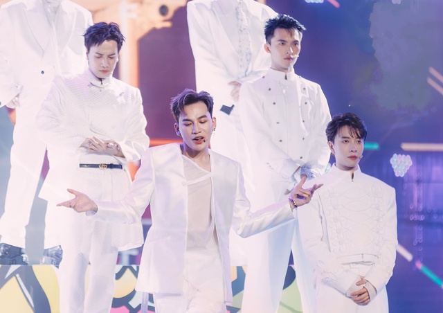 Anh trai vừa gây được ấn tượng khi tham gia Anh Trai 