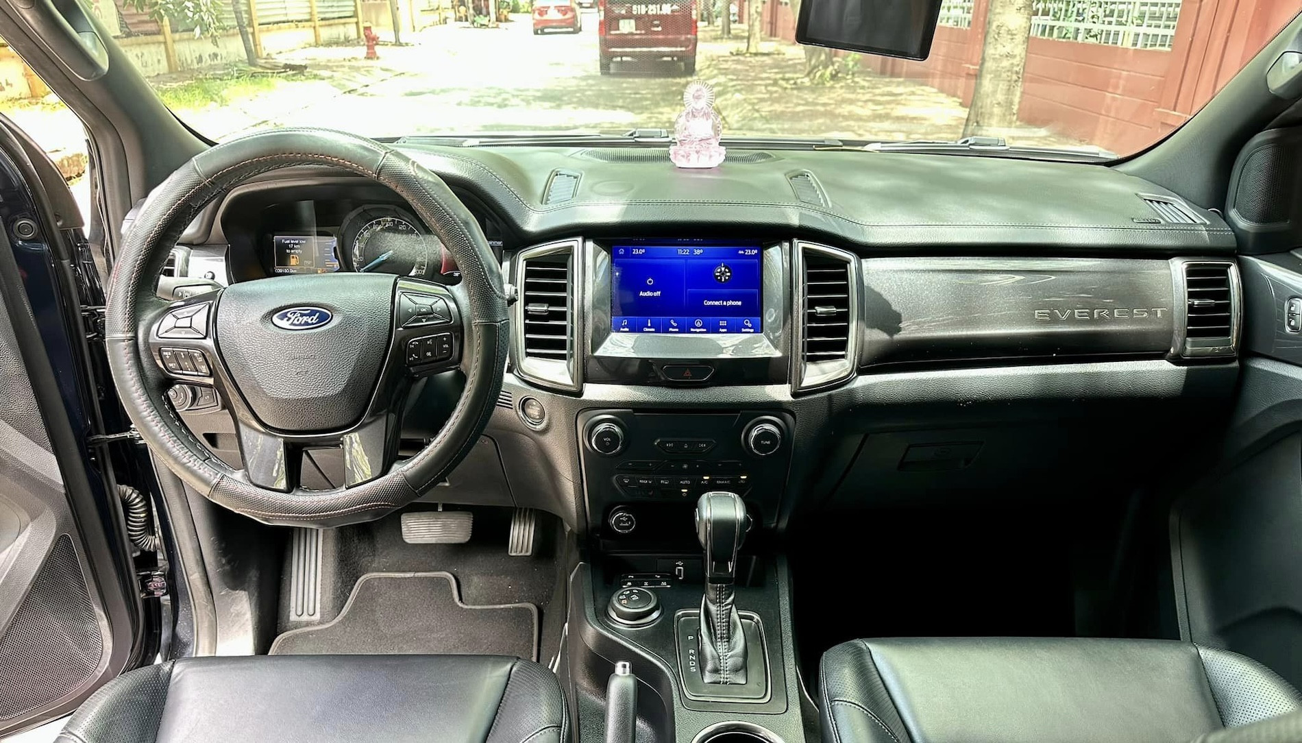 Nội thất Ford Everest Titanium 4x4. Ảnh: Phương Vũ