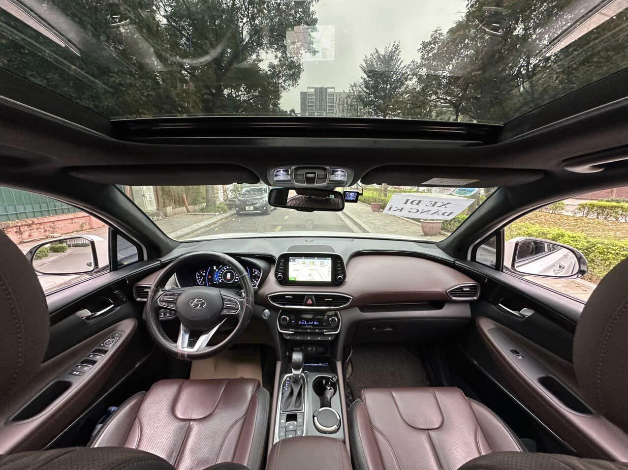 Nội thất Hyundai Santa Fe 2020. Ảnh: Phương Vũ