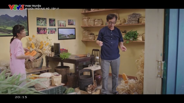 Pu giúp đỡ ông Vinh tại cửa hàng