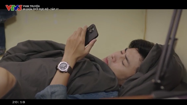 Thái giả vờ như đang ở nước ngoài để gọi điện video với mẹ