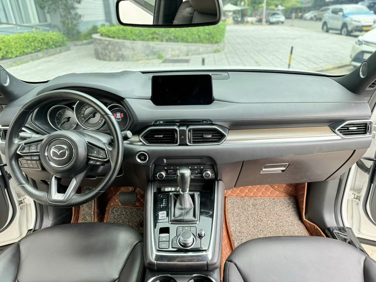 Nội thất Mazda CX-8 Premium AWD 2020. Ảnh: Thế Giới Xe Cũ