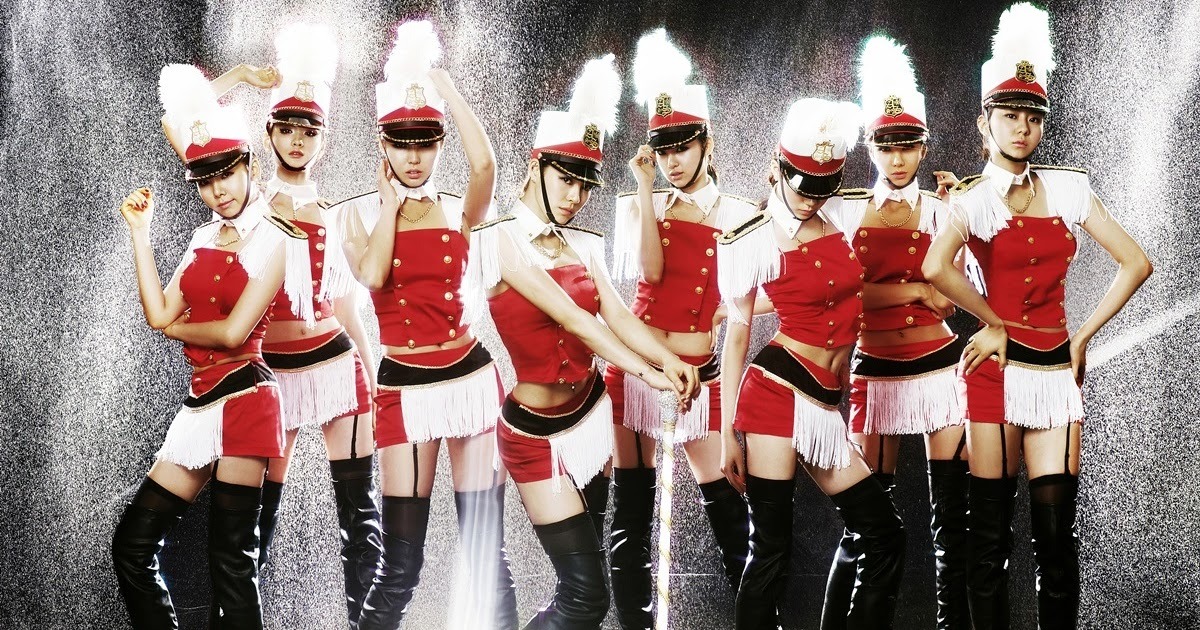 ... trong After School...