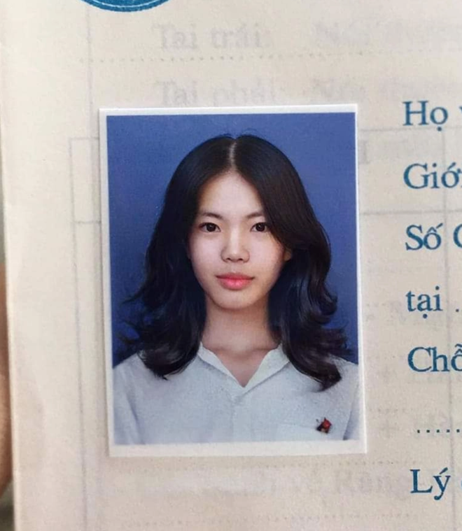 Tường San khi chưa chuyển giới đã rất xinh xắn, nữ tính. 