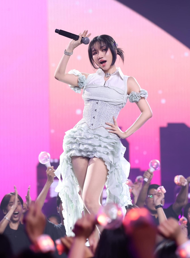 LyLy và Orange trong chương trình Our Song lên sóng tối 25/8.