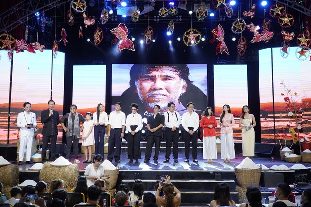 Đoàn phim Hai Muối giao lưu với khán giả