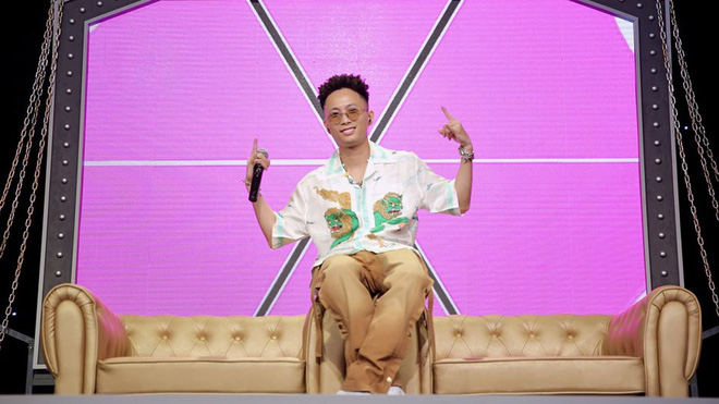 Rhymastic thời điểm tham gia Rap Việt có mối quan hệ khá tốt với Trấn Thành, cả 2 thường xuyên 