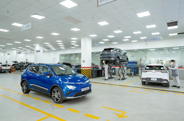 Bên trong xưởng dịch vụ của VinFast.